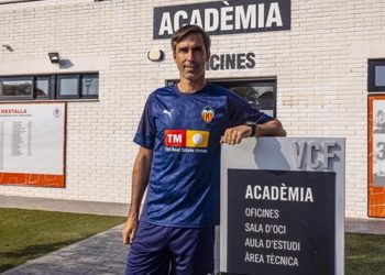 তিন সন্তানকে নিয়ে পানিতে ডুবে প্রাণ হারালেন ফুটবল কোচ