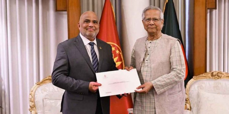 মালদ্বীপের শিক্ষামন্ত্রীর সঙ্গে প্রধান উপদেষ্টার সৌজন্য বৈঠক