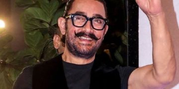 জিম ছাড়াই ৬০ বছর বয়সে ১৮ কেজি ওজন কমালেন আমির খান