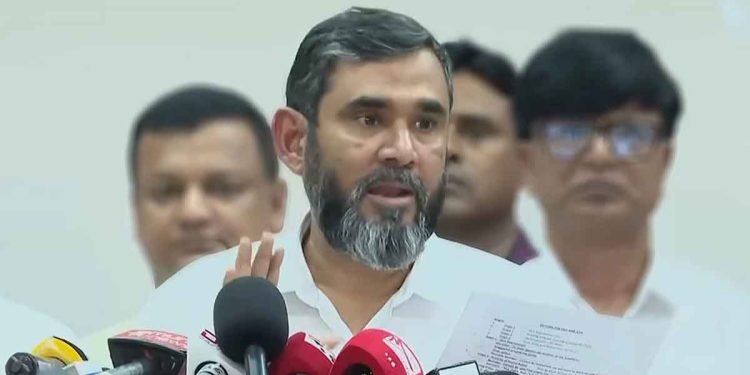 পোস্টাল ব্যালটে কারচুপি বা একজনের ভোট আরেকজন দেয়ার সুযোগ নেই: ইসি সানাউল্লাহ