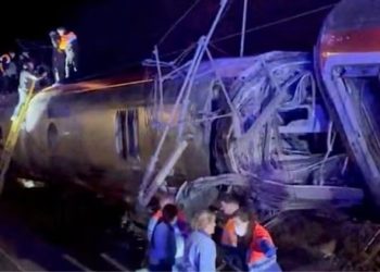 স্পেনে দুই ট্রেনের ভয়াবহ সংঘর্ষ, নিহত ২১