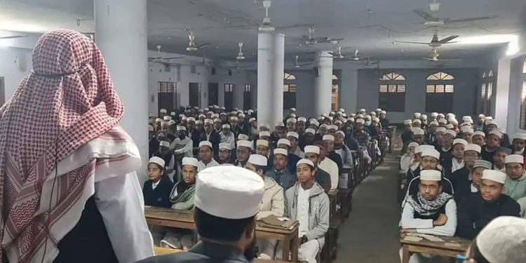 আজ থেকে টানা ৩৯ দিনের ছুটিতে যাচ্ছে কলেজ-মাদ্রাসা