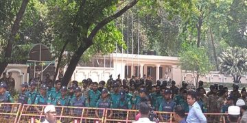 পে স্কেলের দাবিতে বিক্ষোভ-সংঘর্ষ, ১৪৪ ধারা জারি প্রধান উপদেষ্টার বাসভবন এলাকায়