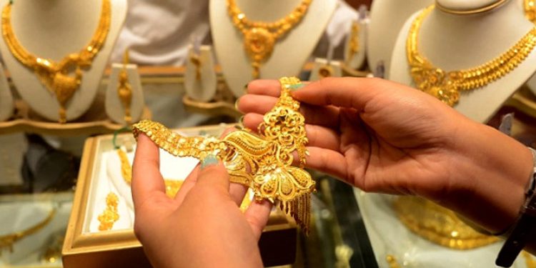 সুখবর, হু হু করে কমছে স্বর্ণের দাম