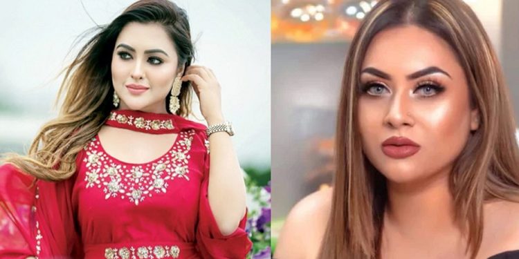 তানহা তাসনিয়া ও নদী খন্দকার ওমরাহ করতে সৌদিতে