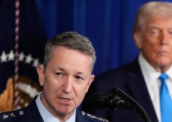 ইরানে হামলার ঝুঁকি নিয়ে শীর্ষ জেনারেলের সতর্কতার প্রতিবেদন ‘ভুয়া’: ডোনাল্ড ট্রাম্প