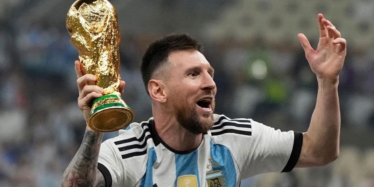 আর্জেন্টাইন সমর্থকদের বড় সুখবর দিলেন লিওনেল মেসি