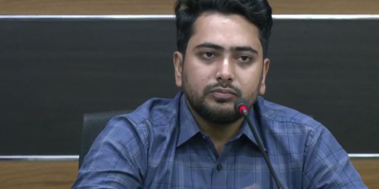 কয়েকটি বিচ্ছিন্ন ঘটনা ছাড়া ভোট গ্রহণে আমরা সন্তুষ্ট: নাহিদ ইসলাম