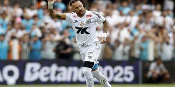 নেইমারের জোড়া গোলে মৌসুমে প্রথম জয় সান্তোসের