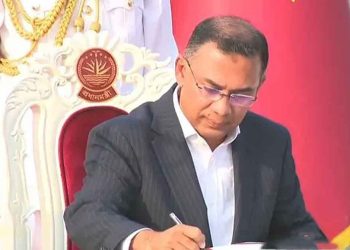 প্রধানমন্ত্রীর যাত্রাপথে সড়কের দুই পাশে পোশাকধারী পুলিশের অবস্থান বন্ধের নির্দেশ