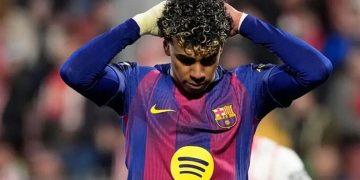 ইয়ামালের পেনাল্টি মিসে রিয়াল থেকে পিছিয়ে গেল বার্সা