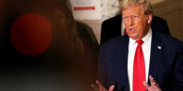 শুল্ক বাতিলের রায়ে ক্ষুব্ধ ট্রাম্প; ব্যক্তিগত আক্রমণ জানালেন বিচারপতিদের