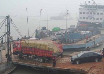 নৌযান চলাচলের ওপর বিশেষ সতর্কবার্তা জারি