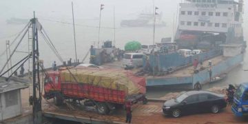 নৌযান চলাচলের ওপর বিশেষ সতর্কবার্তা জারি