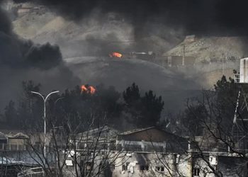 জ্বালানি ডিপোতে ইসরাইলি হামলাকে ‘পরিবেশ ধ্বংস’ বলে তীব্র নিন্দা জানিয়েছে ইরান