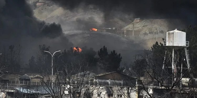 জ্বালানি ডিপোতে ইসরাইলি হামলাকে ‘পরিবেশ ধ্বংস’ বলে তীব্র নিন্দা জানিয়েছে ইরান