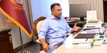 প্রধানমন্ত্রী ঈদের ছুটি শেষে অফিস শুরু করেছেন