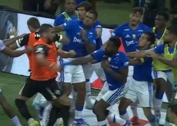 ব্রাজিলে ফাইনাল ম্যাচে ২৩ লাল কার্ড, মাঠে সংঘর্ষ