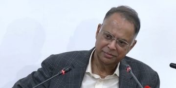 মানুষ আতঙ্কে পাম্পগুলোতে হুমড়ি খেয়ে পড়ায় সংকট শুরু হয়েছে: জ্বালানি মন্ত্রী ইকবাল হাসান মাহমুদ