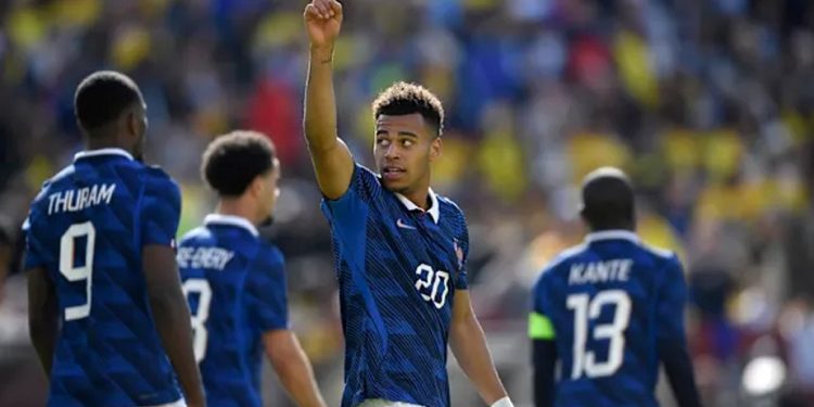 কলম্বিয়াকে ৩-১ গোলে হারিয়ে ফ্রান্সের দাপুটে জয়