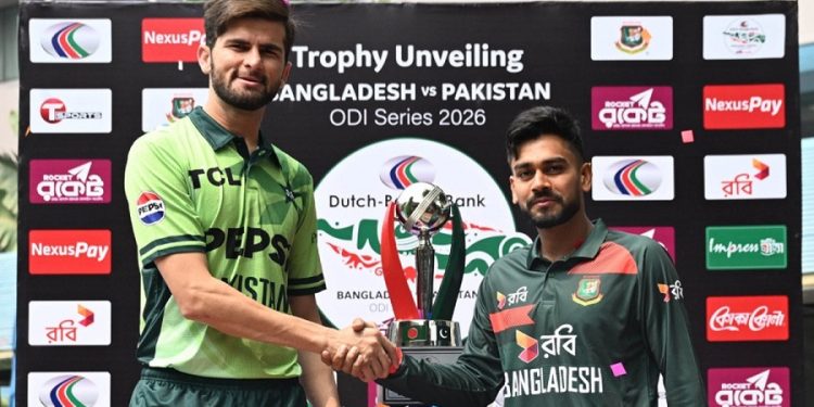 বাংলাদেশ ও পাকিস্তানের মধ্যকার আসন্ন ওয়ানডে সিরিজের ট্রফি উন্মোচন