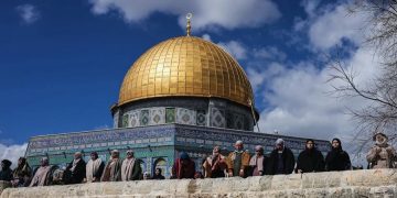 জুমার নামাজে আল আকসা মসজিদে ইসরায়েলি নিষেধাজ্ঞা