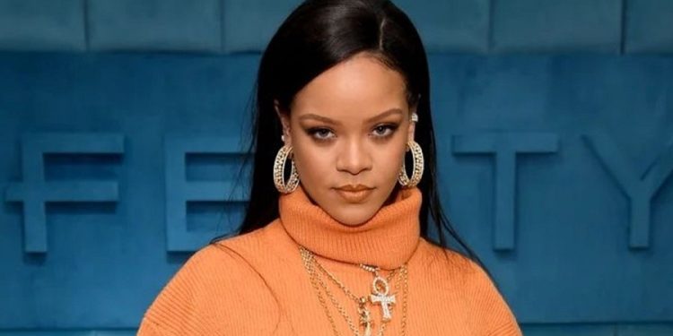 আমেরিকান পপতারকা রিহানার বাড়ি লক্ষ্য করে গুলি