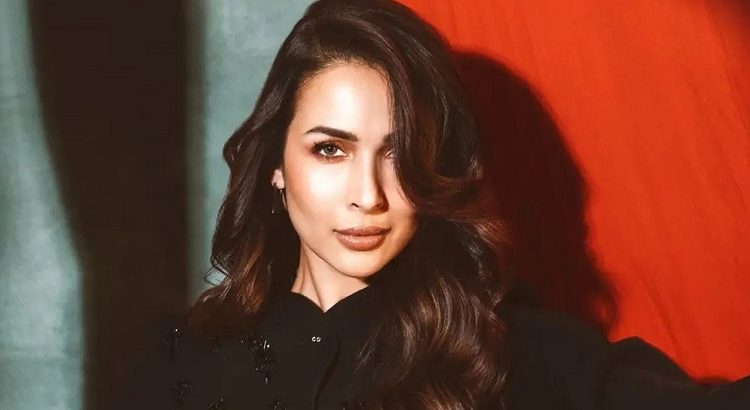 একাধিক পুরুষের সঙ্গে বলিউডের আইটেম গার্ল মালাইকার প্রেম!