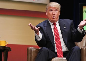 ট্রাম্প ইরান যুদ্ধ থেকে বের হতে হাঁসফাঁস করছেন