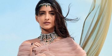 দ্বিতীয় সন্তানের মা হলেন বলিউড অভিনেত্রী সোনম কাপুর