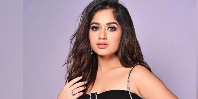 ২১ বছর বয়সেই ৩০০ কোটির মালিক অভিনেত্রী জান্নাত জুবের রহমানি, আয়ের উৎস কী?