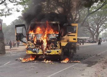 সড়ক দুর্ঘটনায় রাজশাহীতে বাবা-ছেলে নিহত