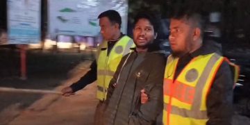 ফেসবুকে পোস্ট দেওয়াকে কেন্দ্র করে জামায়াত-বিএনপি তুমুল সংঘর্ষ: আহত ১০, গ্রেপ্তার ৫