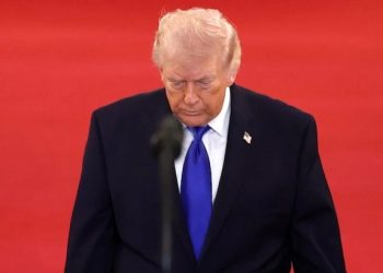 ইরান আত্মসমর্পণ করলে ইরানের অর্থনীতি গড়ে দেবে যুক্তরাষ্ট্র: ট্রাম্প