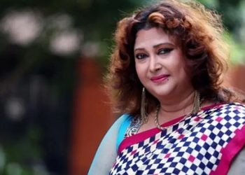 ক্ষোভ ঝাড়লেন রিনা খান