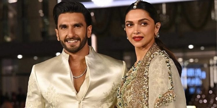 দ্বিতীয় সন্তানের সুখবর দিলেন দীপিকা-রণবীর