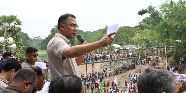 গণভোট ও জুলাই সনদ নিয়ে বিভ্রান্তকারীদের প্রশ্রয় না দেওয়ার আহ্বান প্রধানমন্ত্রীর