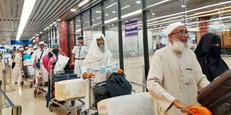 এজেন্সির প্রতারণায় সৌদিতে আটকা ২২ ওমরাহযাত্রী