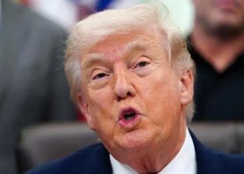 হরমুজে গুলি চালানোর নির্দেশ ট্রাম্পের