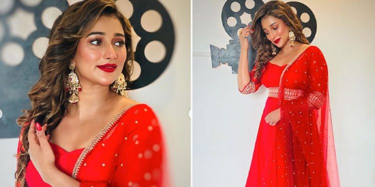 নায়িকার ৮টি ব্যাংক অ্যাকাউন্ট, তবে আছে মাত্র ৩৬ হাজার!