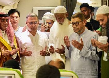 হজ ফ্লাইটের উদ্বোধন করলেন প্রধানমন্ত্রী তারেক রহমান, প্রতিশ্রুতি দিলেন খরচ কমানোর