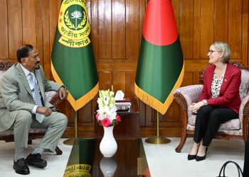 স্পিকারের সঙ্গে ঢাকায় নিযুক্ত যুক্তরাজ্যের হাইকমিশনারের সৌজন্য সাক্ষাৎ