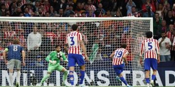 দুই পেনাল্টির ম্যাচে আর্সেনাল-আতলেতিকোর ড্র