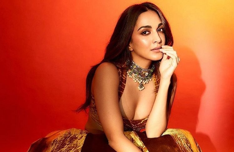 অন্তঃসত্ত্বা কিয়ারাকে জড়িয়ে ধরার চেষ্টা, সেদিন যা ঘটেছিল