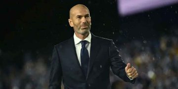 ফ্রান্স জাতীয় ফুটবল দলের কোচ হওয়ার প্রস্তাবে হ্যাঁ বলে দিলেন জিনেদিন জিদান