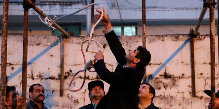 ইরানে নিরাপত্তা বাহিনীর ওপর হামলার দায়ে এক ব্যক্তির মৃত্যুদণ্ড কার্যকর