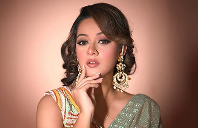 নতুন সুখবর দিলেন দীঘি