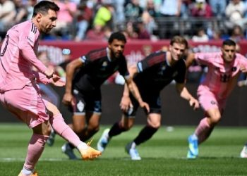 মেসির জাদুতে মায়ামির রোমাঞ্চকর জয়