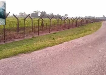 বাংলাদেশিকে গুলি করে হত্যার পর লাশ নিয়ে গেল বিএসএফ