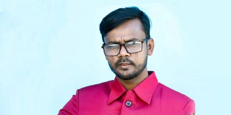 দলীয় প্রতীকে আসন্ন ঢাকা সিটি নির্বাচনে লড়ার ঘোষণা হিরো আলমের